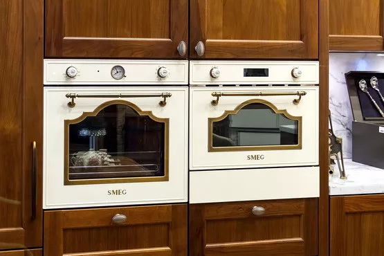 Smeg представила новые духовые шкафы с функцией приготовления на пару